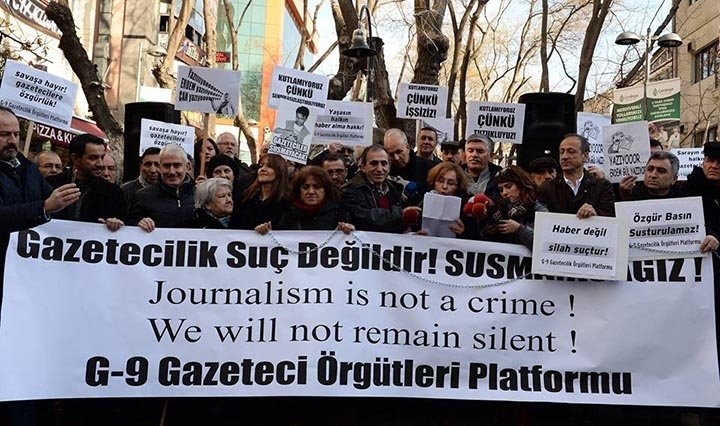metin, gazete içeren bir resim Açıklama otomatik olarak oluşturuldu