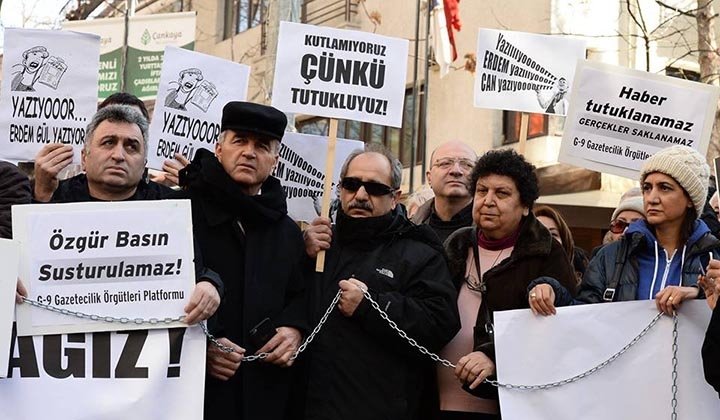metin, gazete, işaret içeren bir resim Açıklama otomatik olarak oluşturuldu