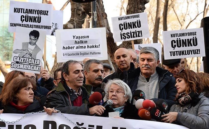 metin, kişi, gazete içeren bir resim Açıklama otomatik olarak oluşturuldu