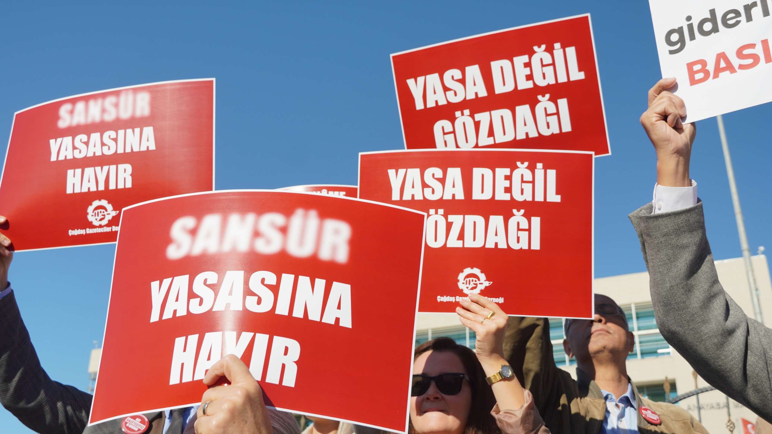 Gazetecilik mücadelemiz sürecek!